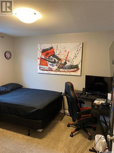 335 Labine Crescent, Saskatoon, SK - Indoor Photo Showing Bedroom