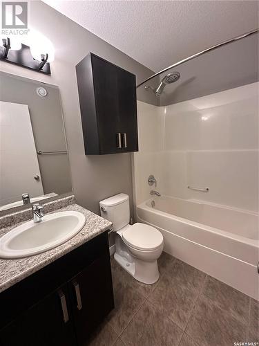 335 Labine Crescent, Saskatoon, SK - Indoor Photo Showing Bathroom