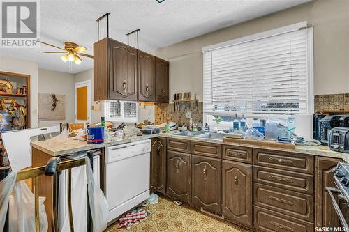 3663 Fairlight Drive, Saskatoon, SK - Indoor Photo Showing Kitchen With Double Sink