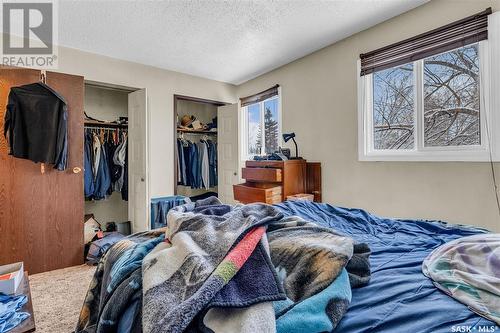 3663 Fairlight Drive, Saskatoon, SK - Indoor Photo Showing Bedroom