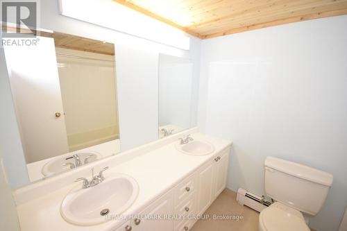 214 Alvin Road, Ottawa, ON - Indoor Photo Showing Bathroom