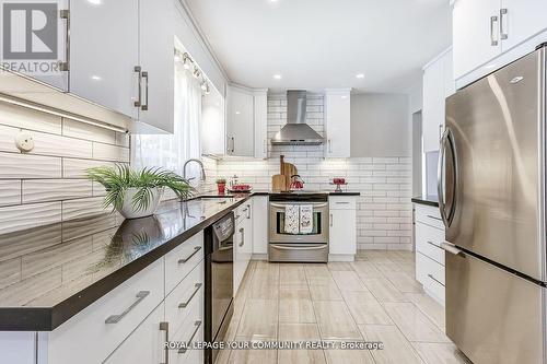 2127 Cliff Road, Mississauga, ON - Indoor Photo Showing Kitchen With Stainless Steel Kitchen With Upgraded Kitchen