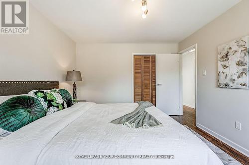 2127 Cliff Road, Mississauga, ON - Indoor Photo Showing Bedroom