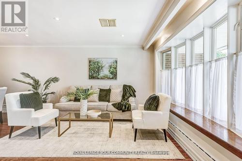 2127 Cliff Road, Mississauga, ON - Indoor Photo Showing Living Room