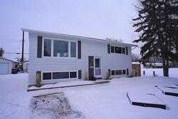 116 Howden Road  Winnipeg, MB R2J 1L3