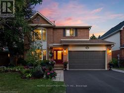 2079 HUNTERS WOOD DRIVE  Burlington, ON L7M 2T1