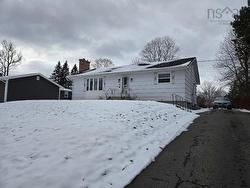 9 Allison Avenue  Bible Hill, NS B2N 4L4