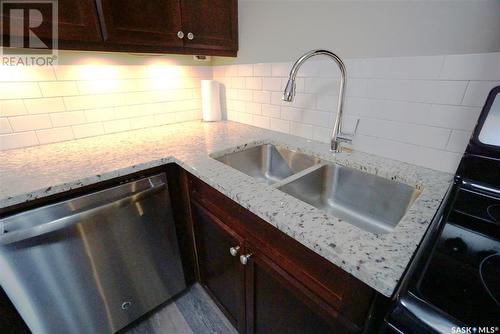 1106 1867 Hamilton Street, Regina, SK - Indoor Photo Showing Kitchen With Double Sink