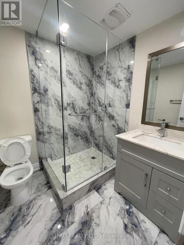 5522 Fleur-De-Lis Court, Mississauga, ON - Indoor Photo Showing Bathroom