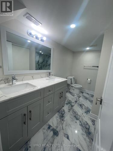 5522 Fleur-De-Lis Court, Mississauga, ON - Indoor Photo Showing Bathroom