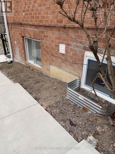 5522 Fleur-De-Lis Court, Mississauga, ON -  Photo Showing Other Room With Fireplace