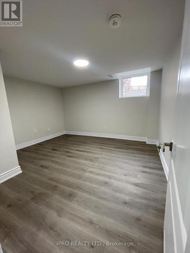 5522 Fleur-De-Lis Court, Mississauga, ON - Indoor Photo Showing Basement