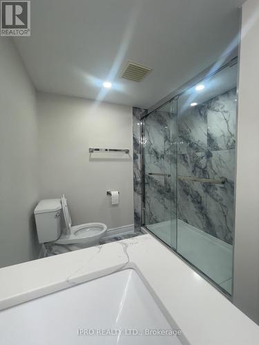 5522 Fleur-De-Lis Court, Mississauga, ON - Indoor Photo Showing Bathroom