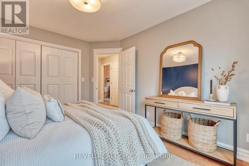 262 Homewood Avenue, Hamilton, ON - Indoor Photo Showing Bedroom