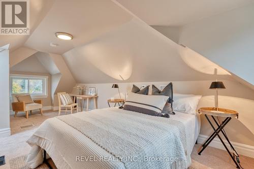 262 Homewood Avenue, Hamilton, ON - Indoor Photo Showing Bedroom