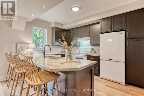 262 Homewood Avenue, Hamilton, ON - Indoor Photo Showing Kitchen