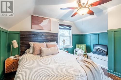 129 East 35Th Street, Hamilton, ON - Indoor Photo Showing Bedroom