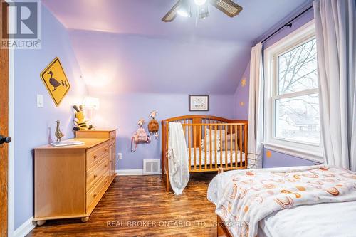 129 East 35Th Street, Hamilton, ON - Indoor Photo Showing Bedroom