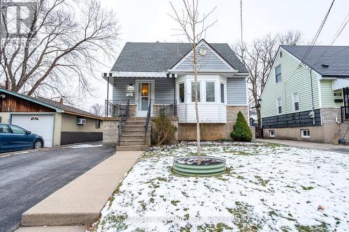 129 East 35Th Street, Hamilton, ON - Outdoor With Facade