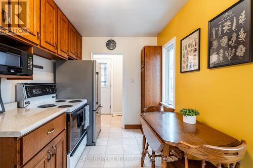 129 East 35Th Street, Hamilton, ON - Indoor Photo Showing Kitchen