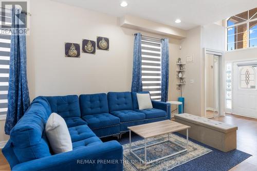 922 Ledbury Crescent, Mississauga, ON - Indoor Photo Showing Living Room