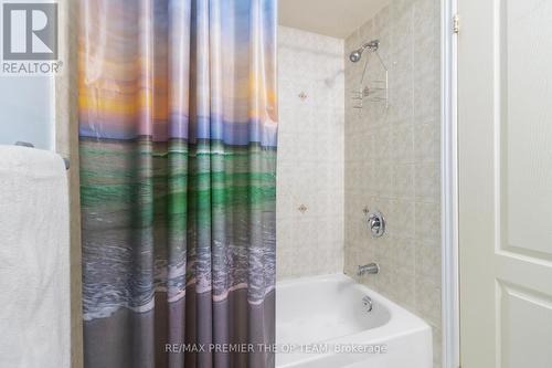 922 Ledbury Crescent, Mississauga, ON - Indoor Photo Showing Bathroom