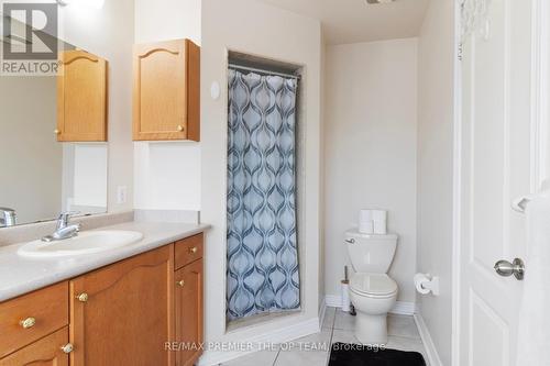 922 Ledbury Crescent, Mississauga, ON - Indoor Photo Showing Bathroom