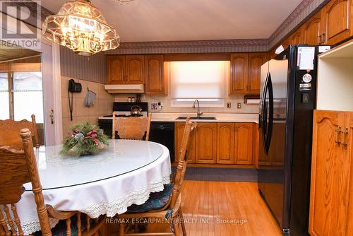 54 Ramsden Drive, Hamilton, ON - Indoor Photo Showing Dining Room