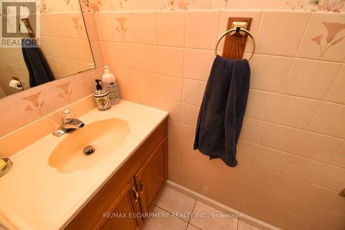 54 Ramsden Drive, Hamilton, ON - Indoor Photo Showing Bathroom