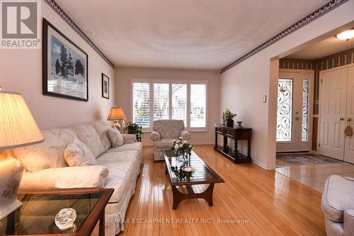 54 Ramsden Drive, Hamilton, ON - Indoor Photo Showing Living Room