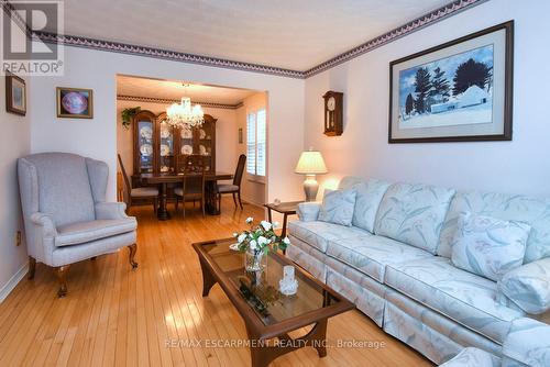 54 Ramsden Drive, Hamilton, ON - Indoor Photo Showing Living Room