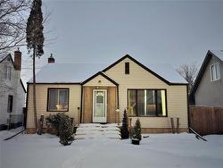 521 Smithfield AVE  Winnipeg, MB R2V 0E2