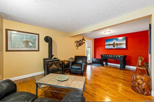 321 Wireless Rd, Comox, BC 