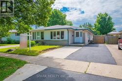 65 DALEGROVE DRIVE  Kitchener, ON N2M 2G6