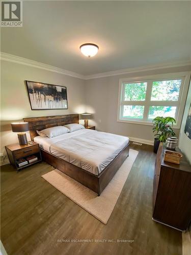 40 Szollosy Circle, Hamilton, ON - Indoor Photo Showing Bedroom