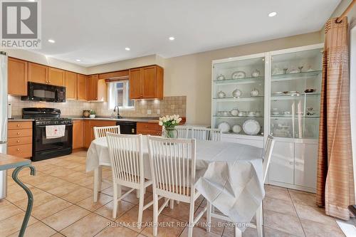 30 Meadowpoint Drive, Hamilton, ON - Indoor Photo Showing Kitchen