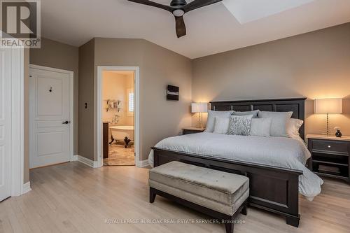 4098 Montrose Crescent, Burlington, ON - Indoor Photo Showing Bedroom