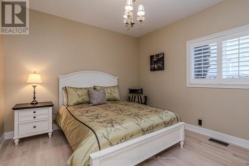 4098 Montrose Crescent, Burlington, ON - Indoor Photo Showing Bedroom