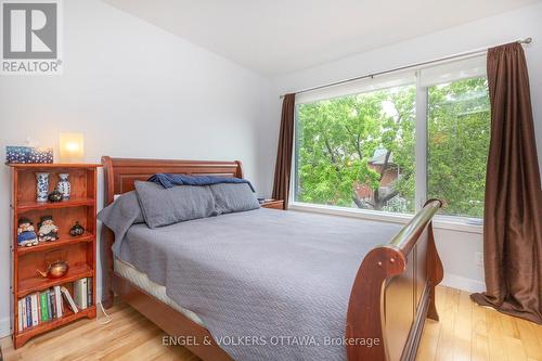 53 Vaughan Street, Ottawa, ON - Indoor Photo Showing Bedroom