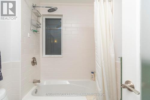 53 Vaughan Street, Ottawa, ON - Indoor Photo Showing Bathroom