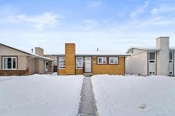 54 Hume ST  Winnipeg, MB R2R 1G2