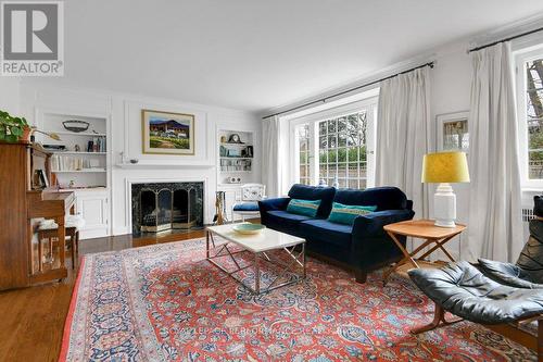 550 Piccadilly Avenue, Ottawa, ON - Indoor Photo Showing Living Room With Fireplace