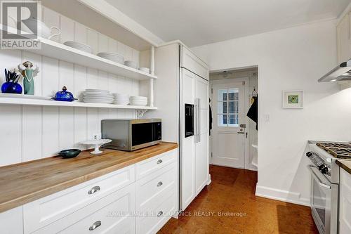 550 Piccadilly Avenue, Ottawa, ON - Indoor Photo Showing Kitchen