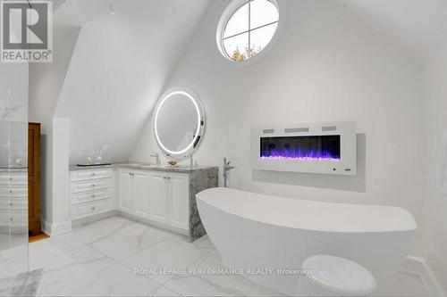 550 Piccadilly Avenue, Ottawa, ON - Indoor Photo Showing Bathroom