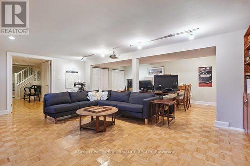 550 Piccadilly Avenue, Ottawa, ON - Indoor Photo Showing Living Room