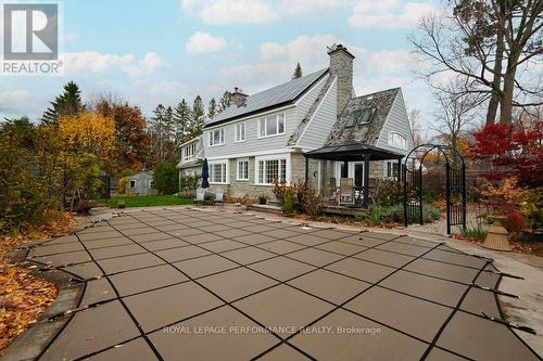 550 Piccadilly Avenue, Ottawa, ON - Outdoor With In Ground Pool