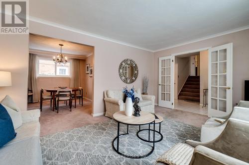 1284 Fairdale Drive, Mississauga, ON - Indoor Photo Showing Living Room