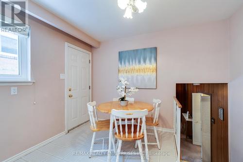 1284 Fairdale Drive, Mississauga, ON - Indoor Photo Showing Dining Room