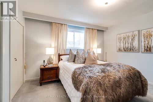 1284 Fairdale Drive, Mississauga, ON - Indoor Photo Showing Bedroom