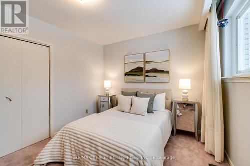 1284 Fairdale Drive, Mississauga, ON - Indoor Photo Showing Bedroom